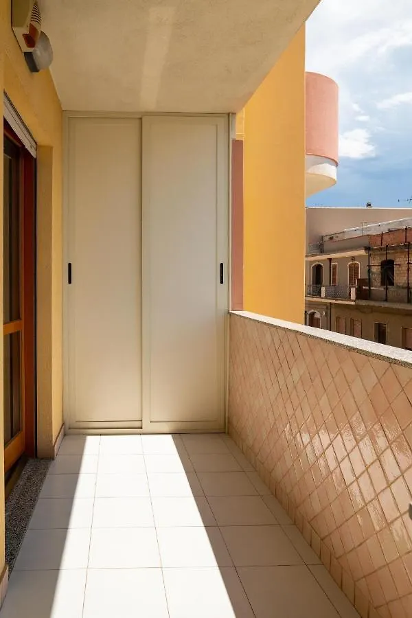 Appartamento Da Elisa Quartu Sant'Elena 0*,